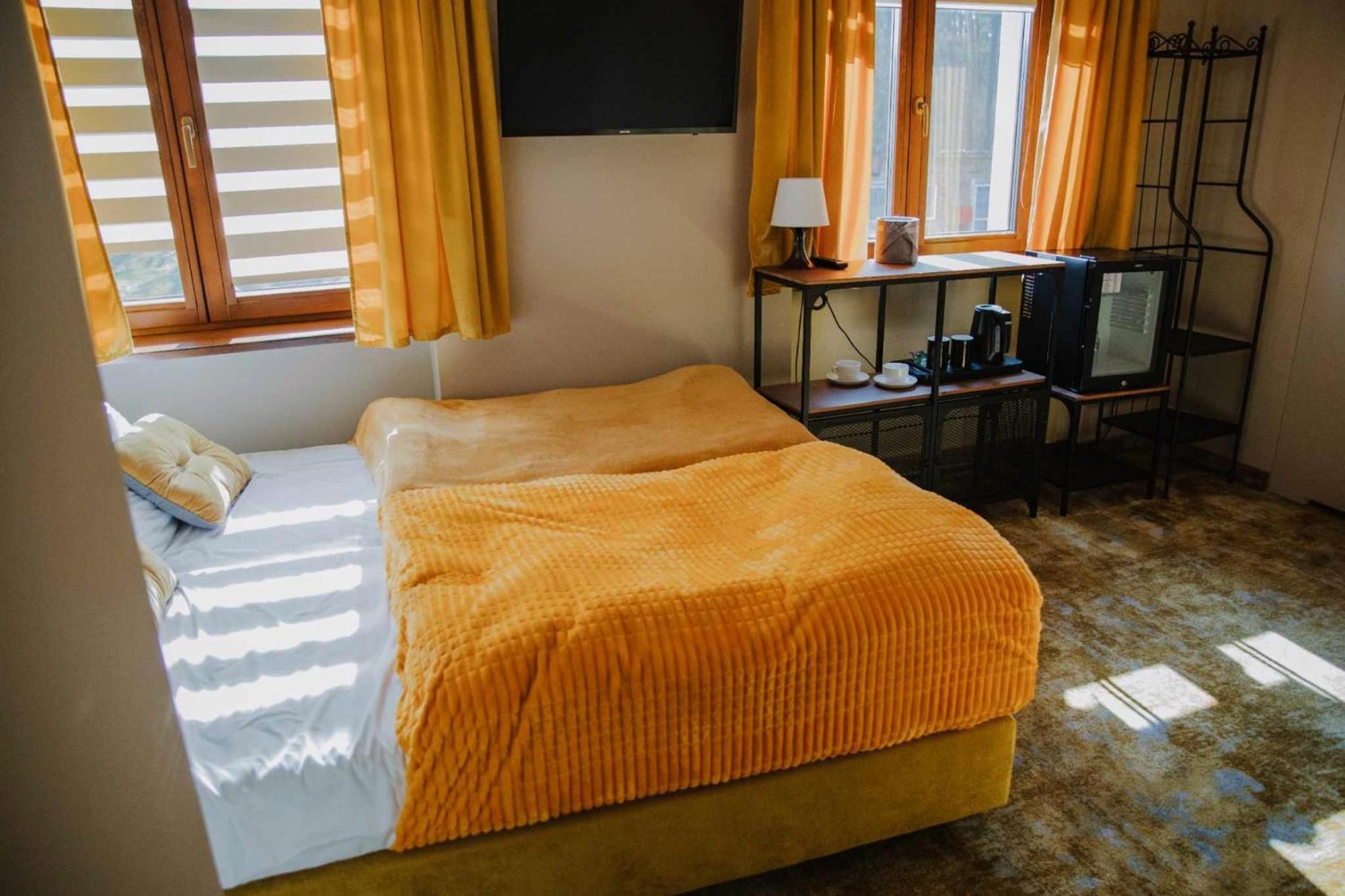 Hotel Stacja Kultura à Poniatowa Extérieur photo